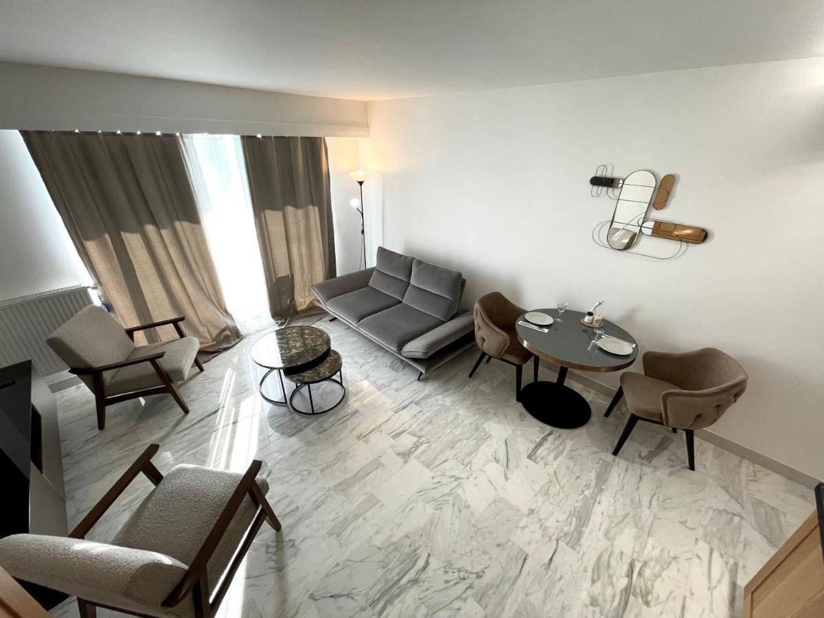 Appartement Bord De Mer Avec Piscine Saint-Laurent-du-Var Luaran gambar
