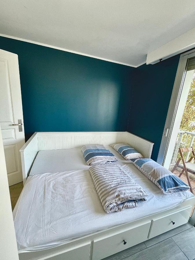 Appartement Bord De Mer Avec Piscine Saint-Laurent-du-Var Luaran gambar