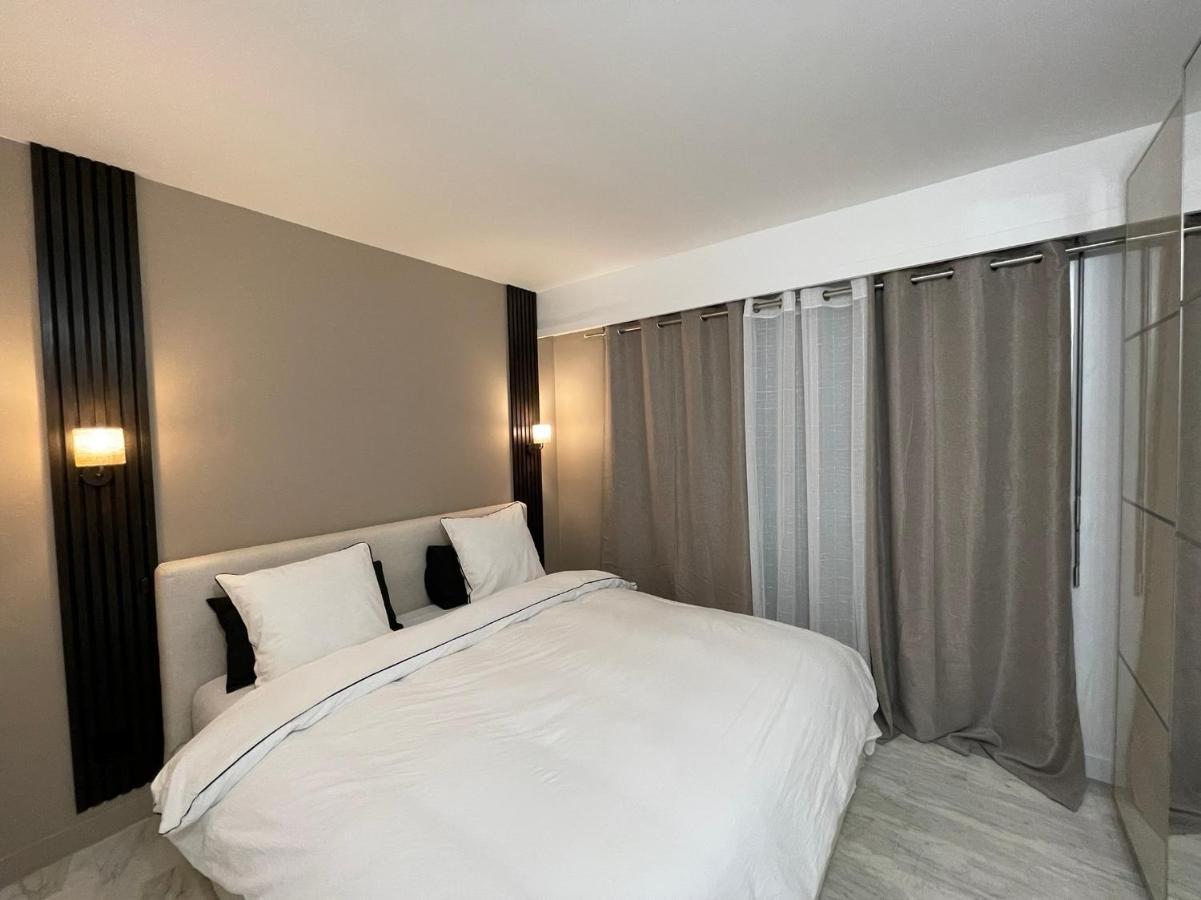 Appartement Bord De Mer Avec Piscine Saint-Laurent-du-Var Luaran gambar